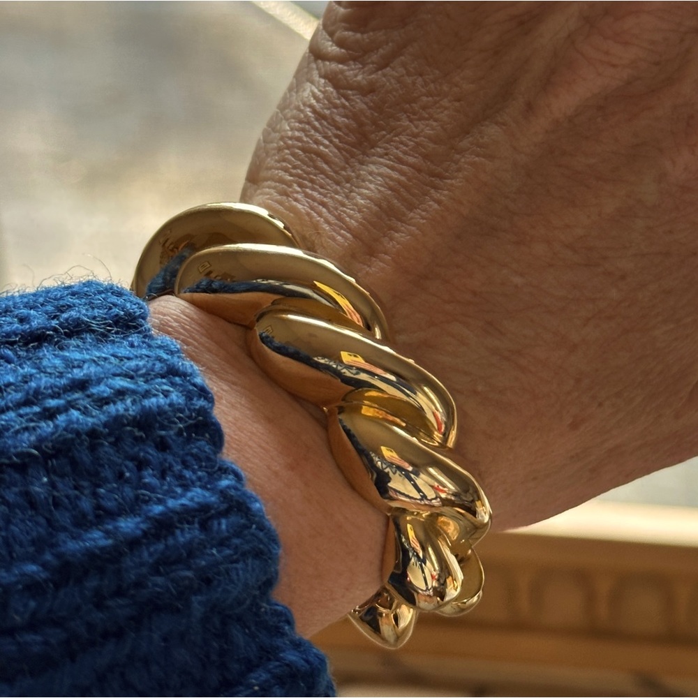 Fab, thick gold toned bracelet